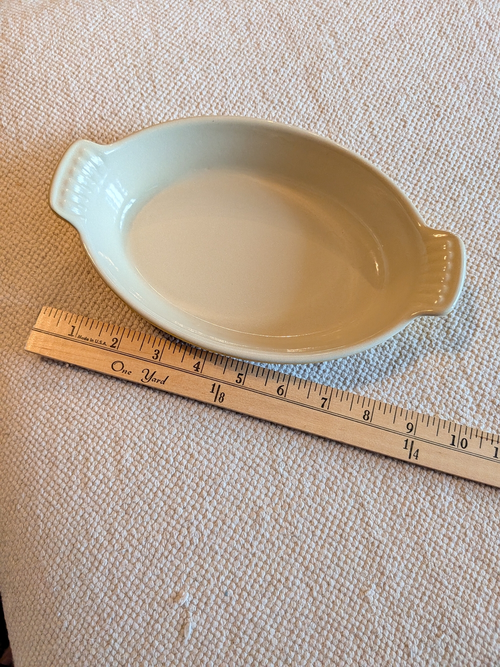 Le Creuset Oval Ceramic Au Gratin Baker 20  in Yellow